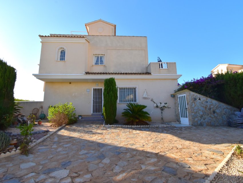 Resale - Townhouse -
Orihuela Costa - Los Altos