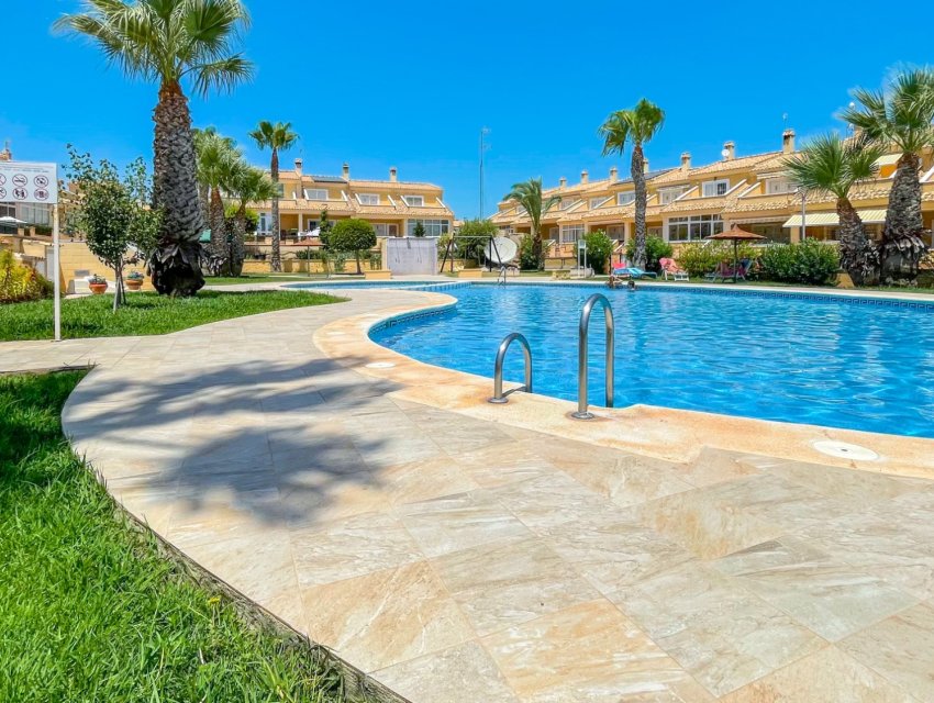 Resale - Townhouse -
Orihuela Costa - Punta Prima