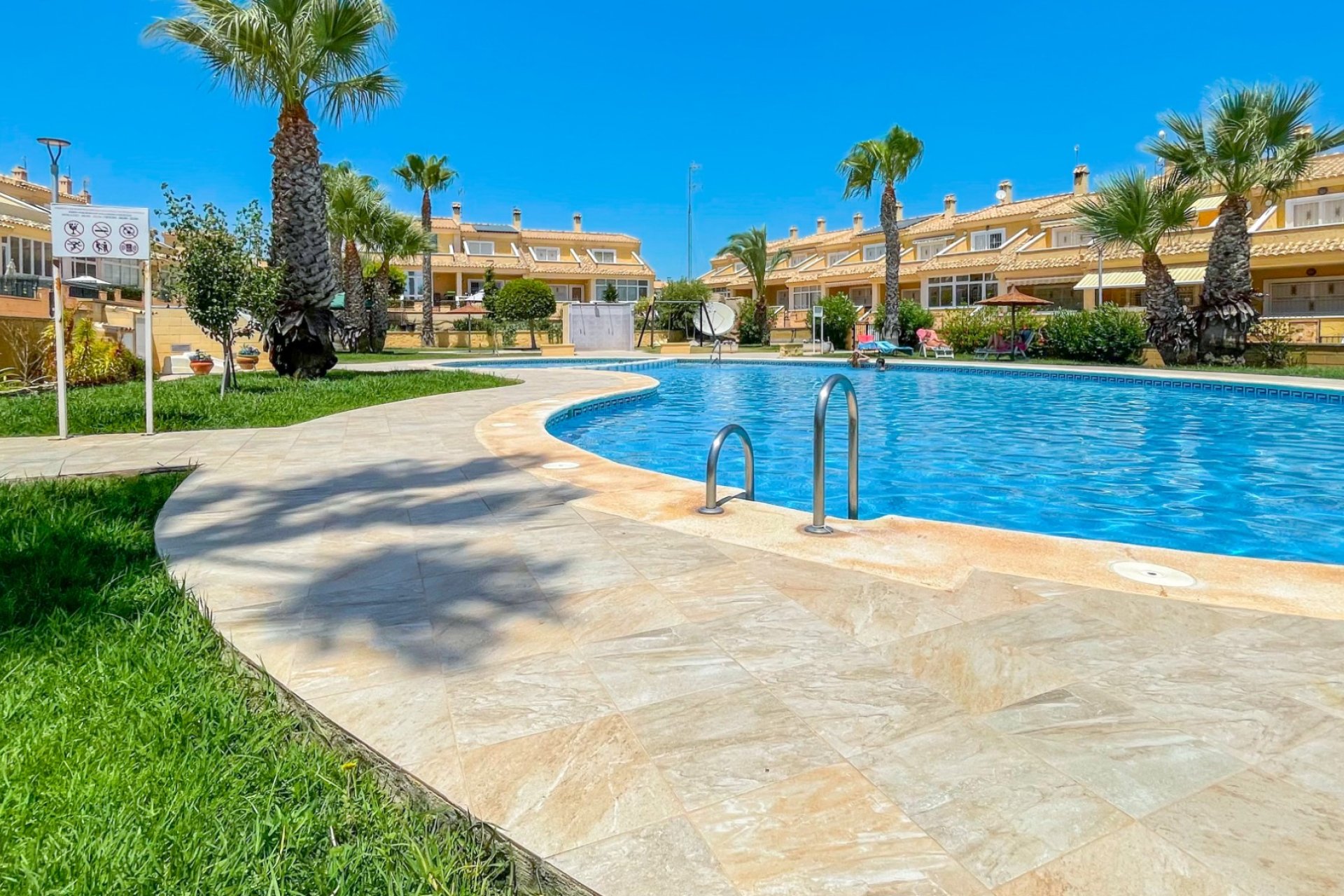 Resale - Townhouse -
Orihuela Costa - Punta Prima