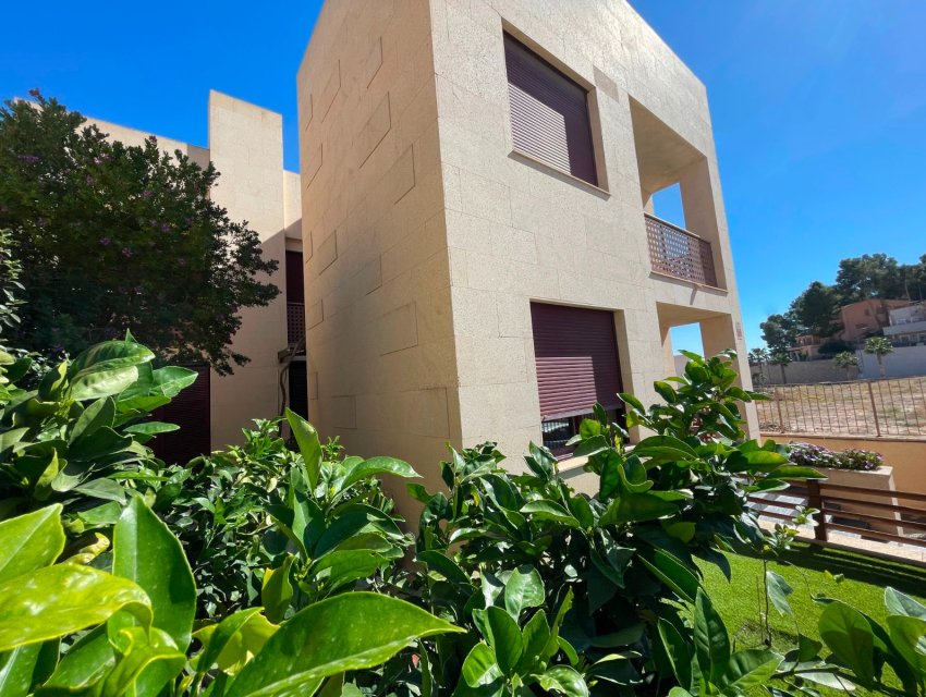 Resale - Townhouse -
Villanueva Rio Segura - Villanueva