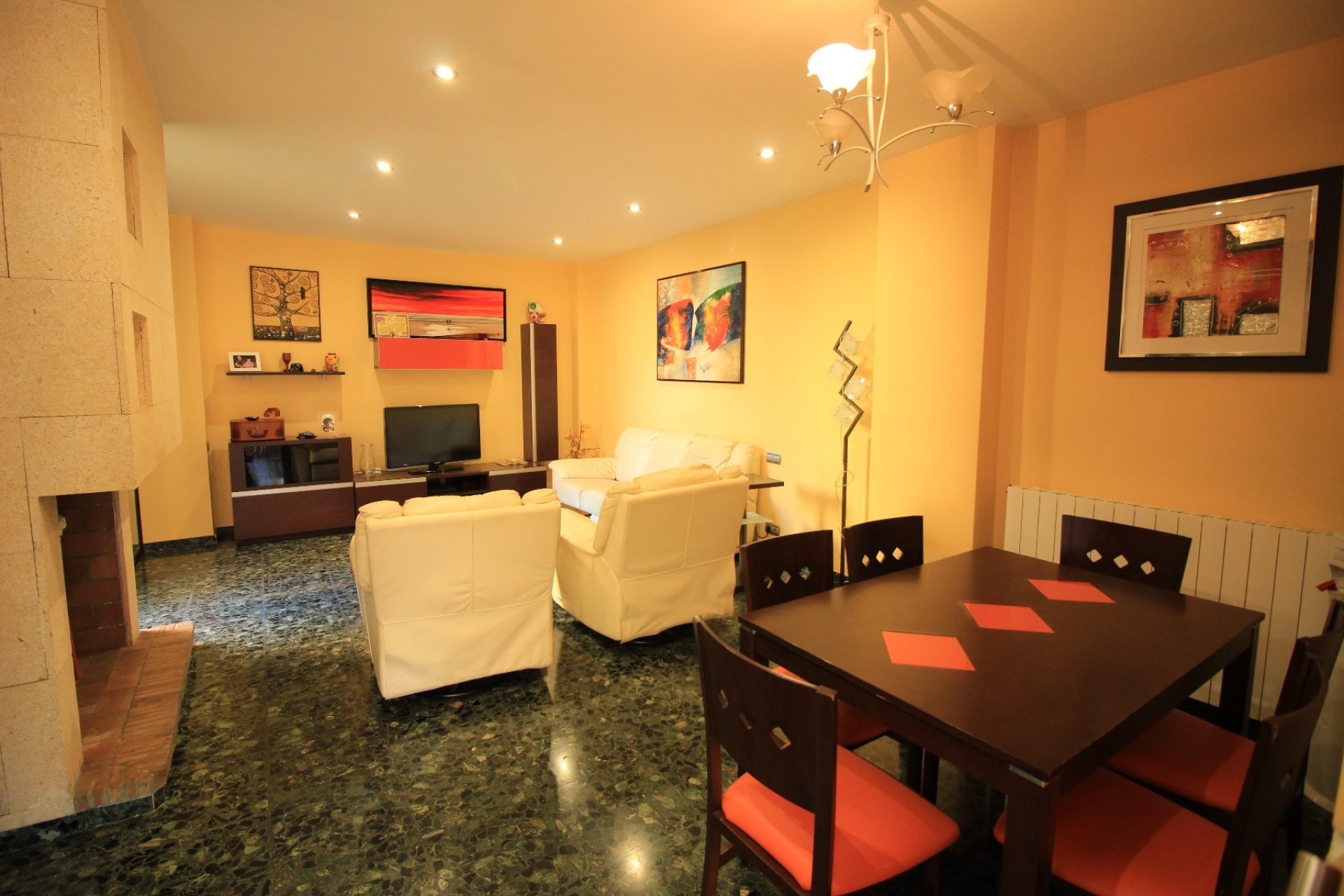 Resale - Townhouse -
Villanueva Rio Segura - Villanueva