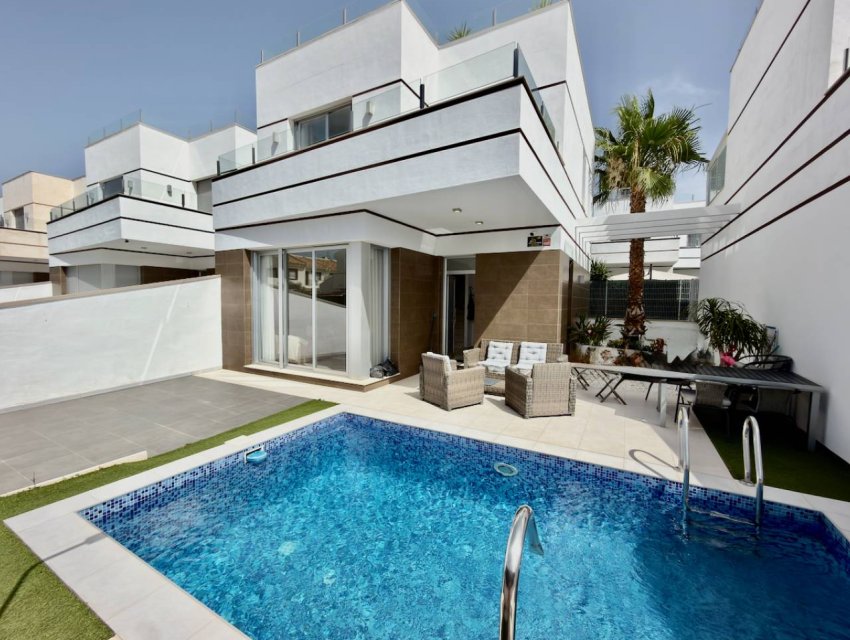 Resale - Villa -
Ciudad Quesada - Costa Blanca