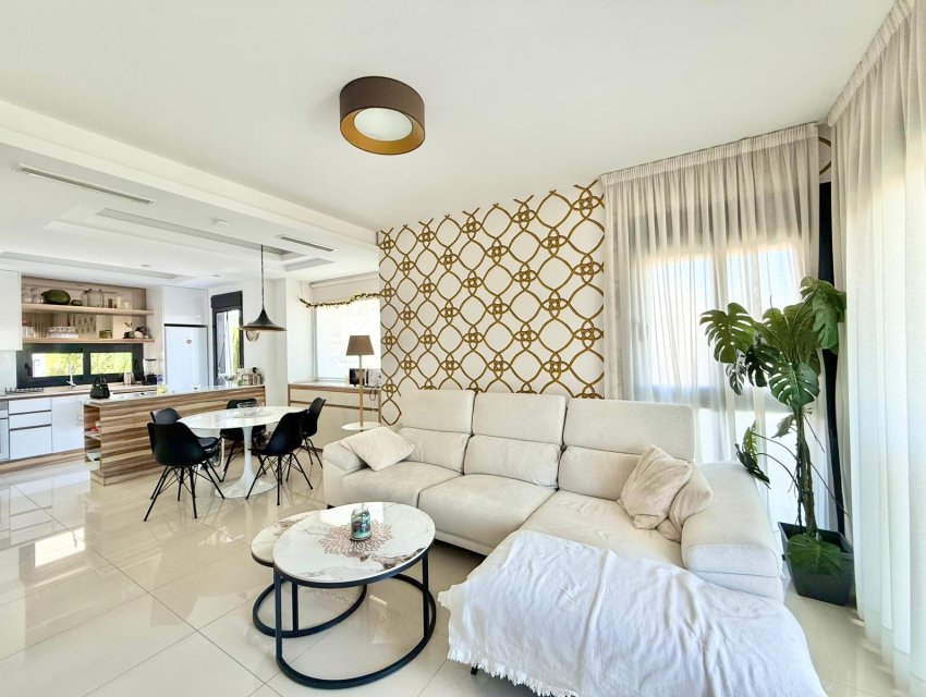 Resale - Villa -
Ciudad Quesada - Pueblo Bravo