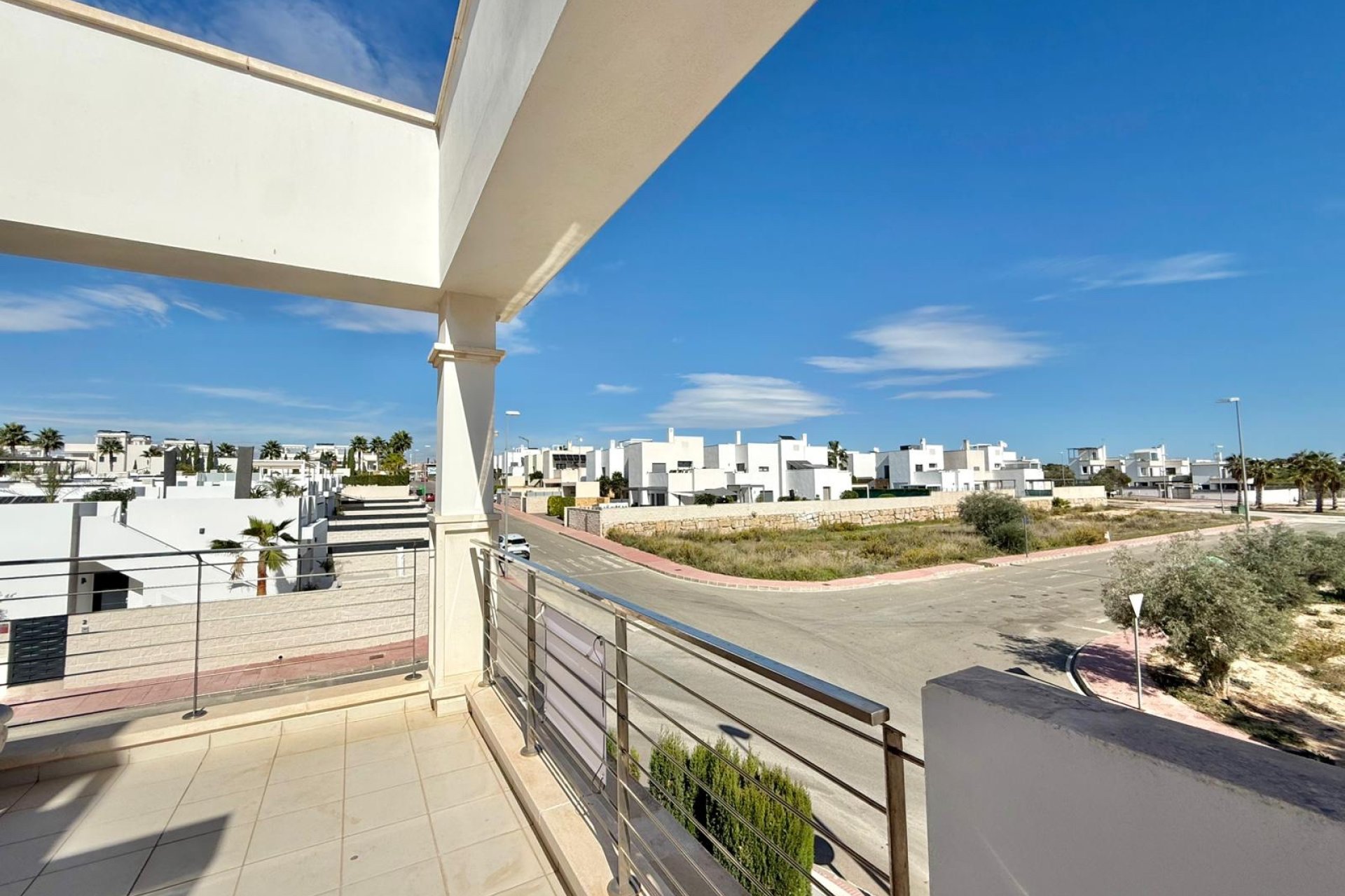 Resale - Villa -
Ciudad Quesada - Pueblo Bravo