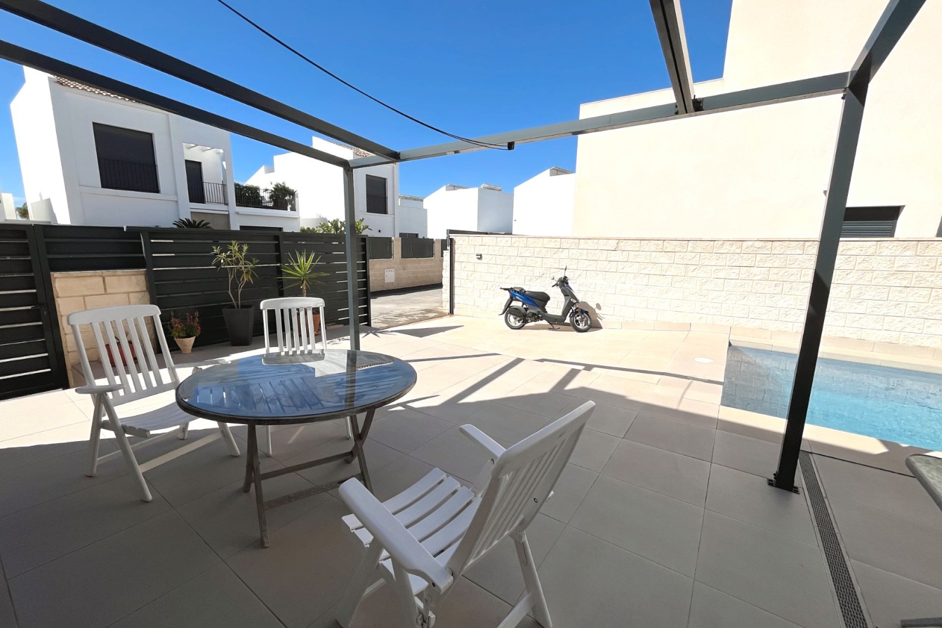 Resale - Villa -
Ciudad Quesada - Pueblo Bravo
