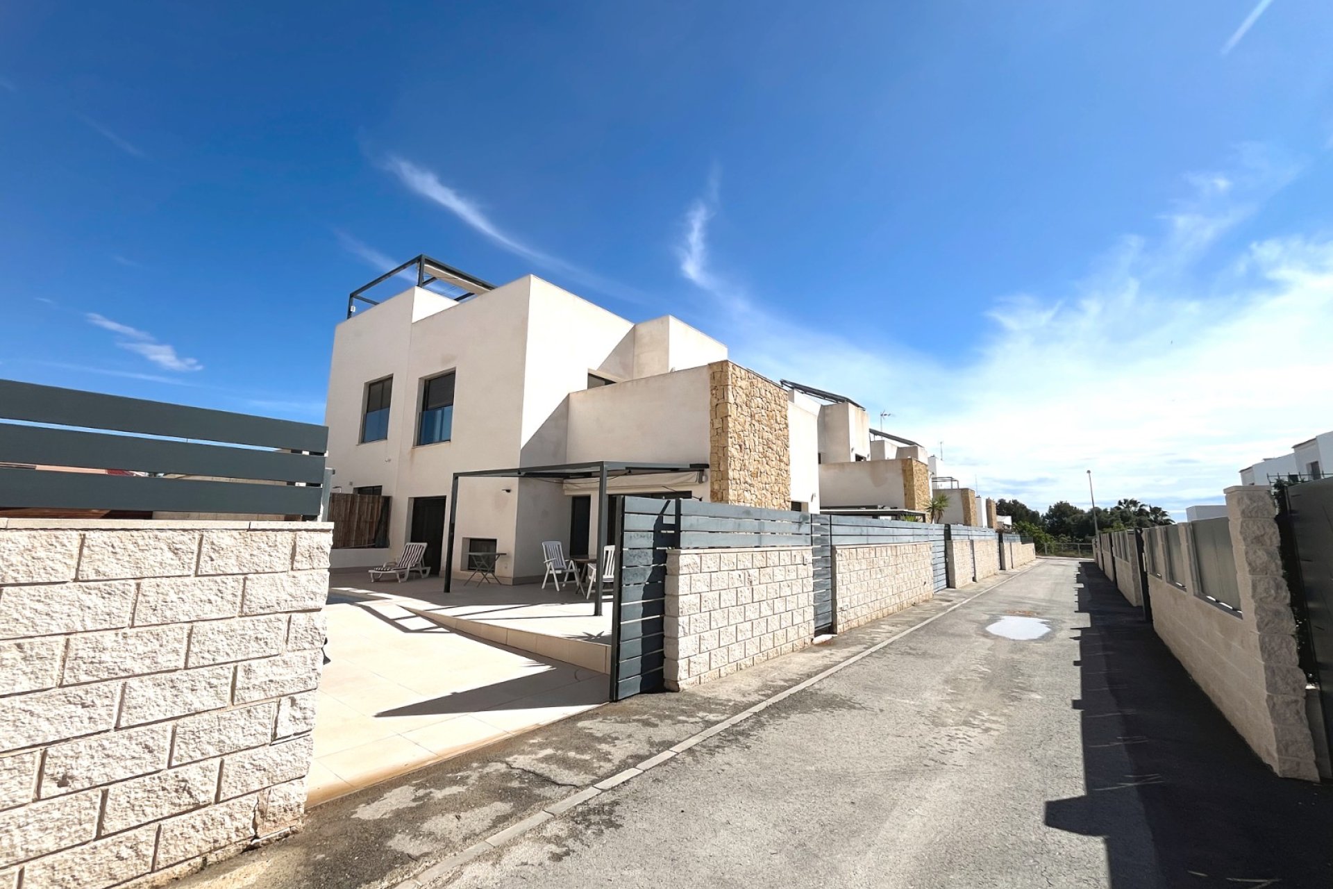 Resale - Villa -
Ciudad Quesada - Pueblo Bravo