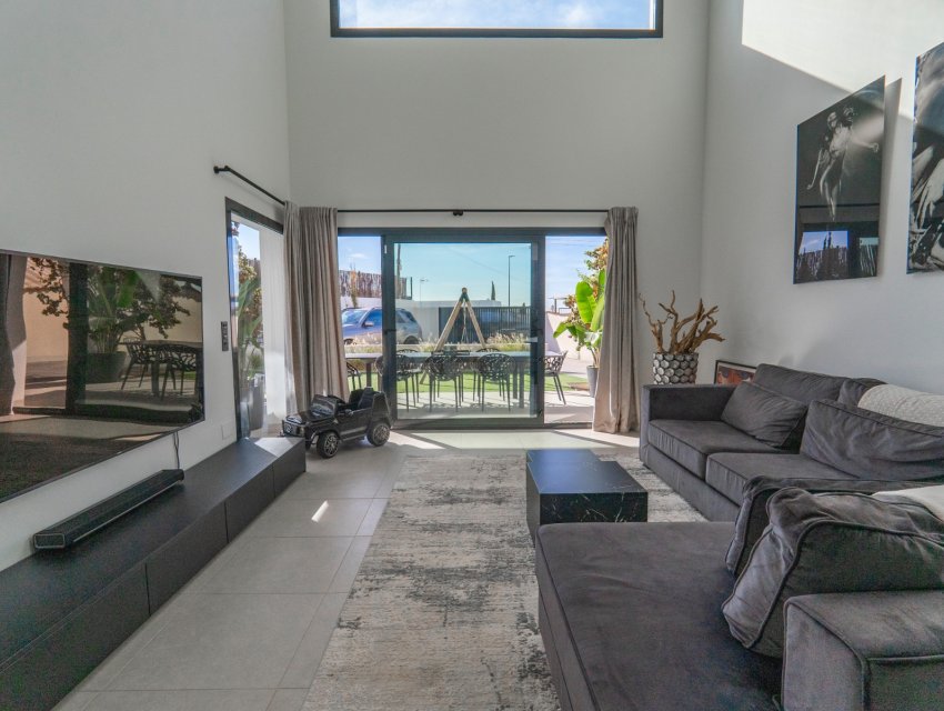 Resale - Villa -
Ciudad Quesada - town