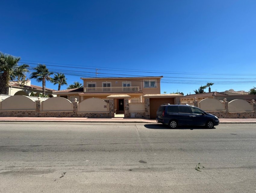 Resale - Villa -
Ciudad Quesada - town