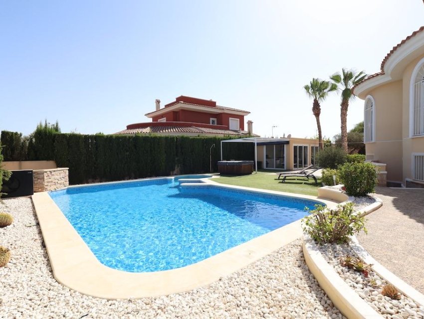 Resale - Villa -
Ciudad Quesada