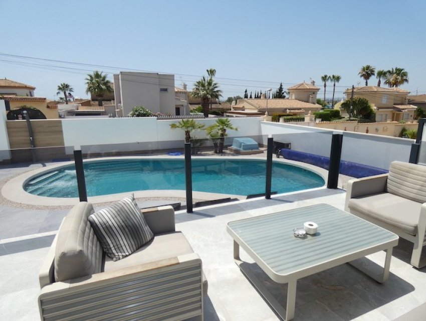 Resale - Villa -
Ciudad Quesada