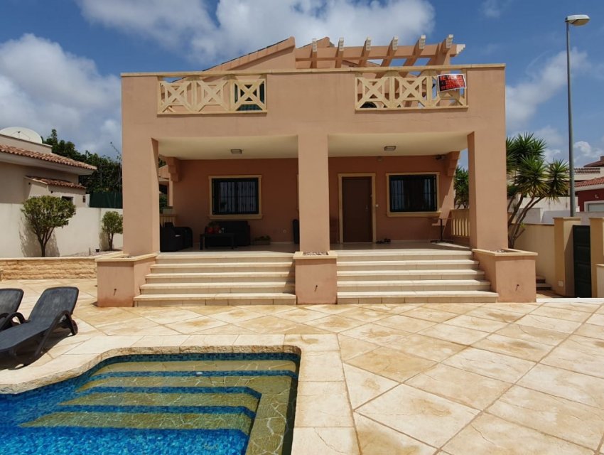 Resale - Villa -
Ciudad Quesada