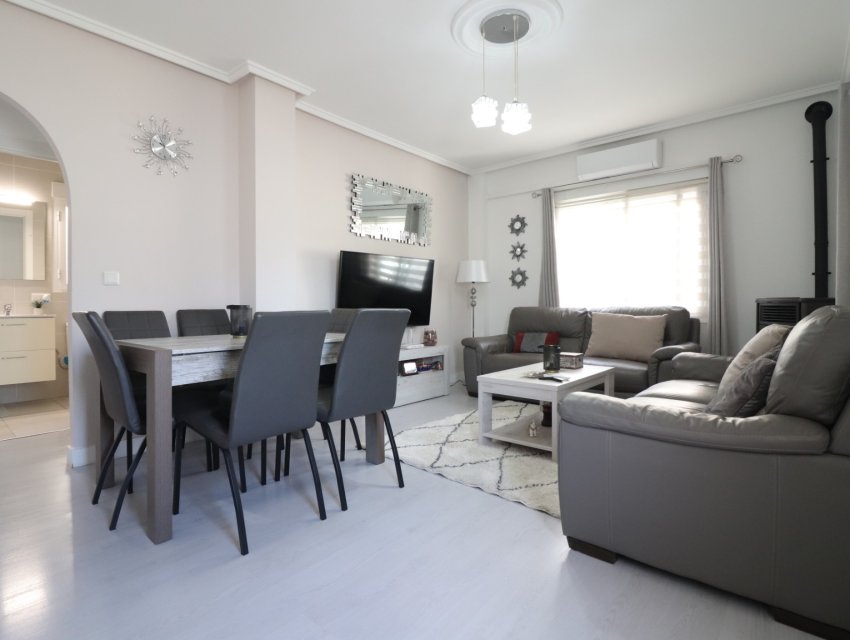 Resale - Villa -
Ciudad Quesada