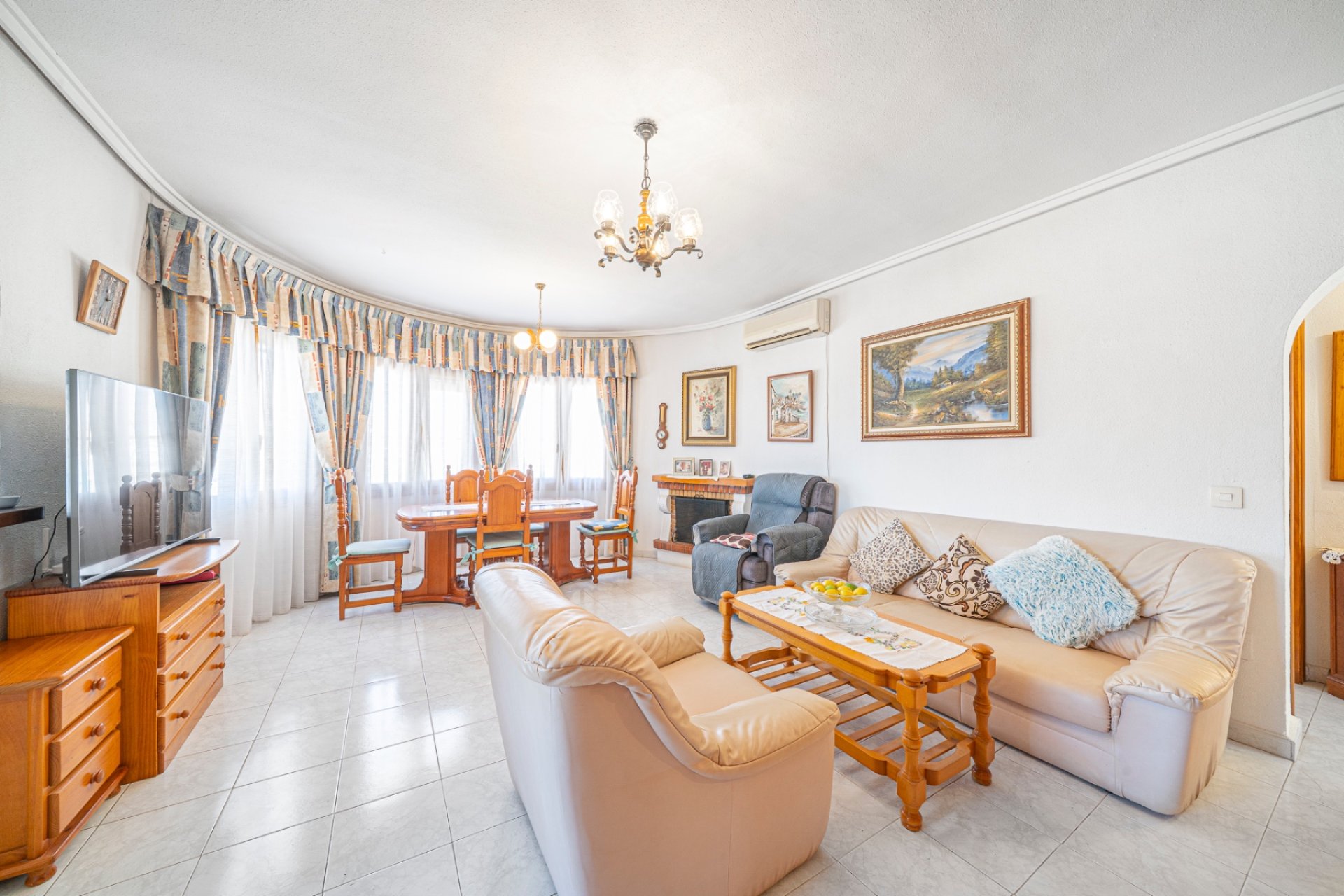 Resale - Villa -
Ciudad Quesada