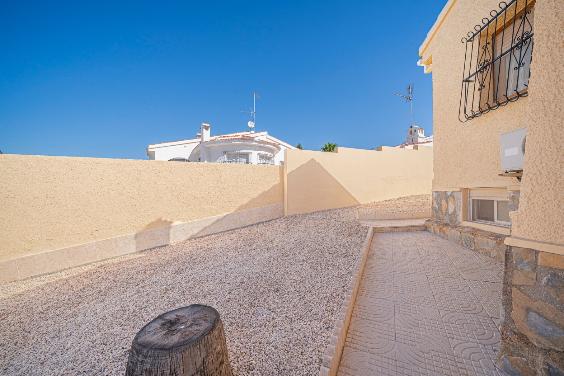 Resale - Villa -
Ciudad Quesada
