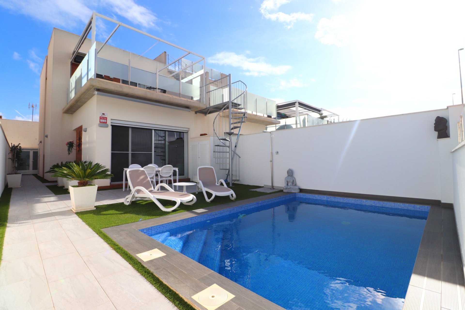 Resale - Villa -
Daya Vieja - Daya Vieja - Town