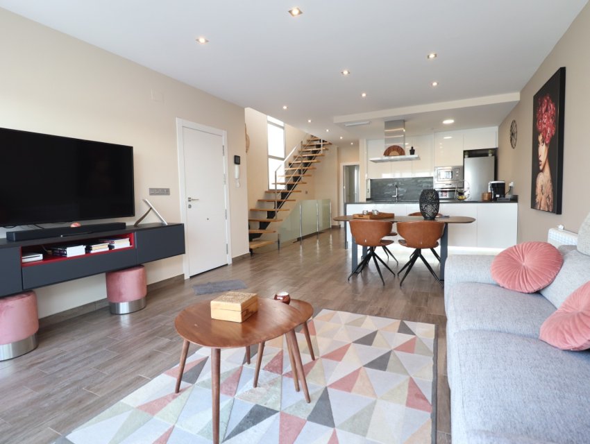 Resale - Villa -
Daya Vieja - Daya Vieja - Town