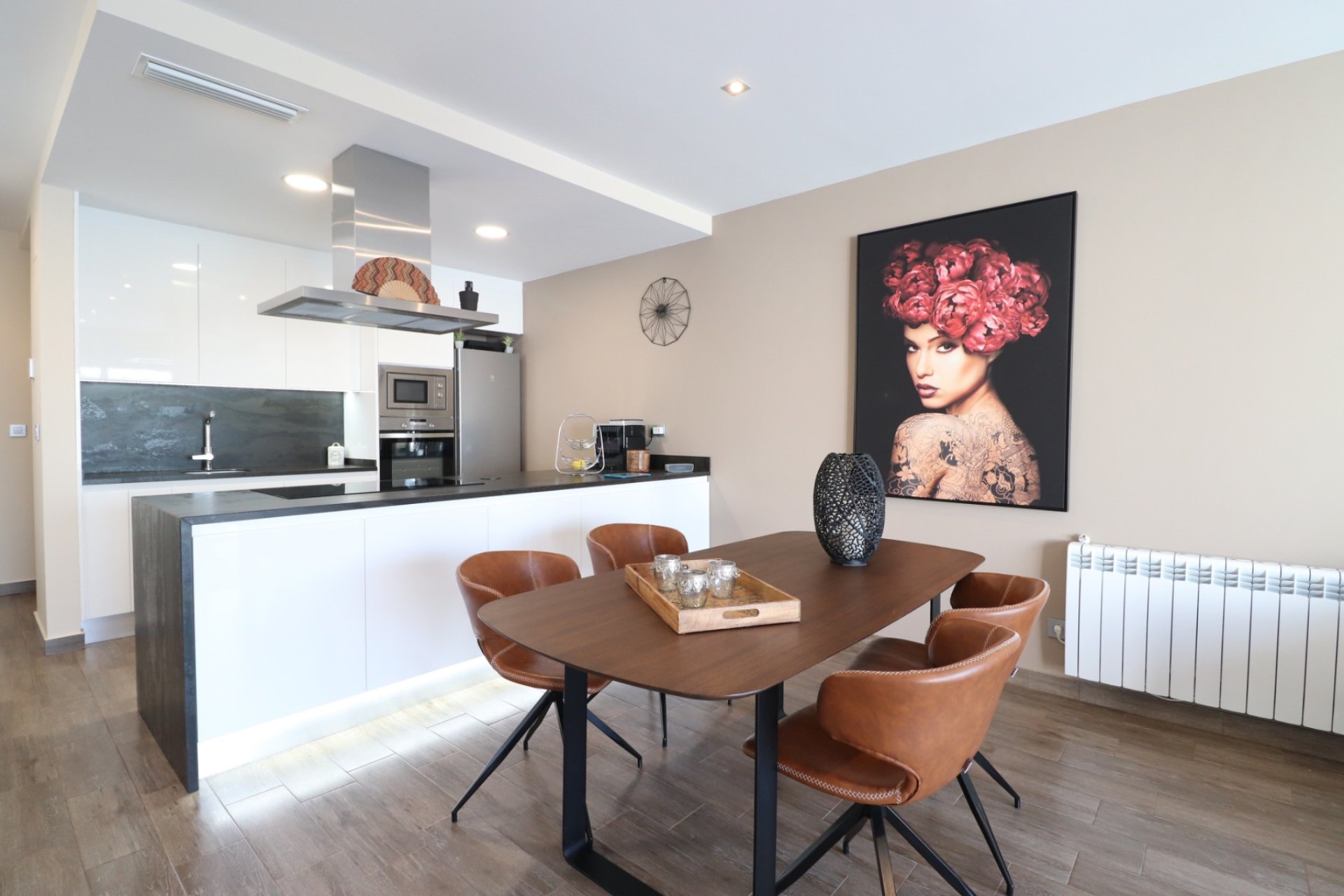 Resale - Villa -
Daya Vieja - Daya Vieja - Town