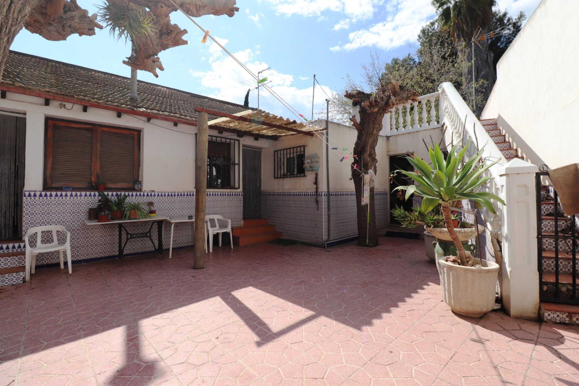 Resale - Villa -
Heredades