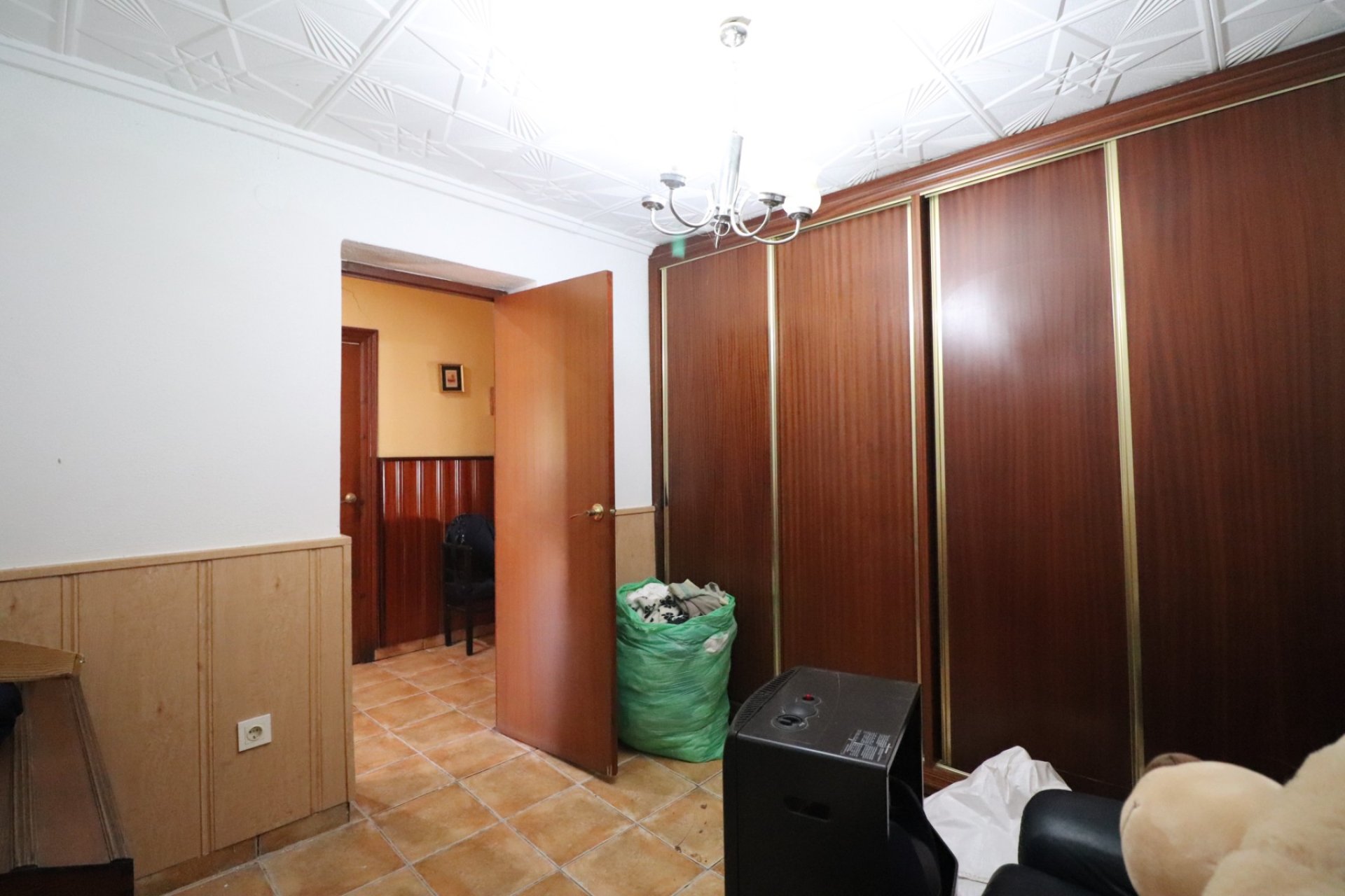 Resale - Villa -
Heredades