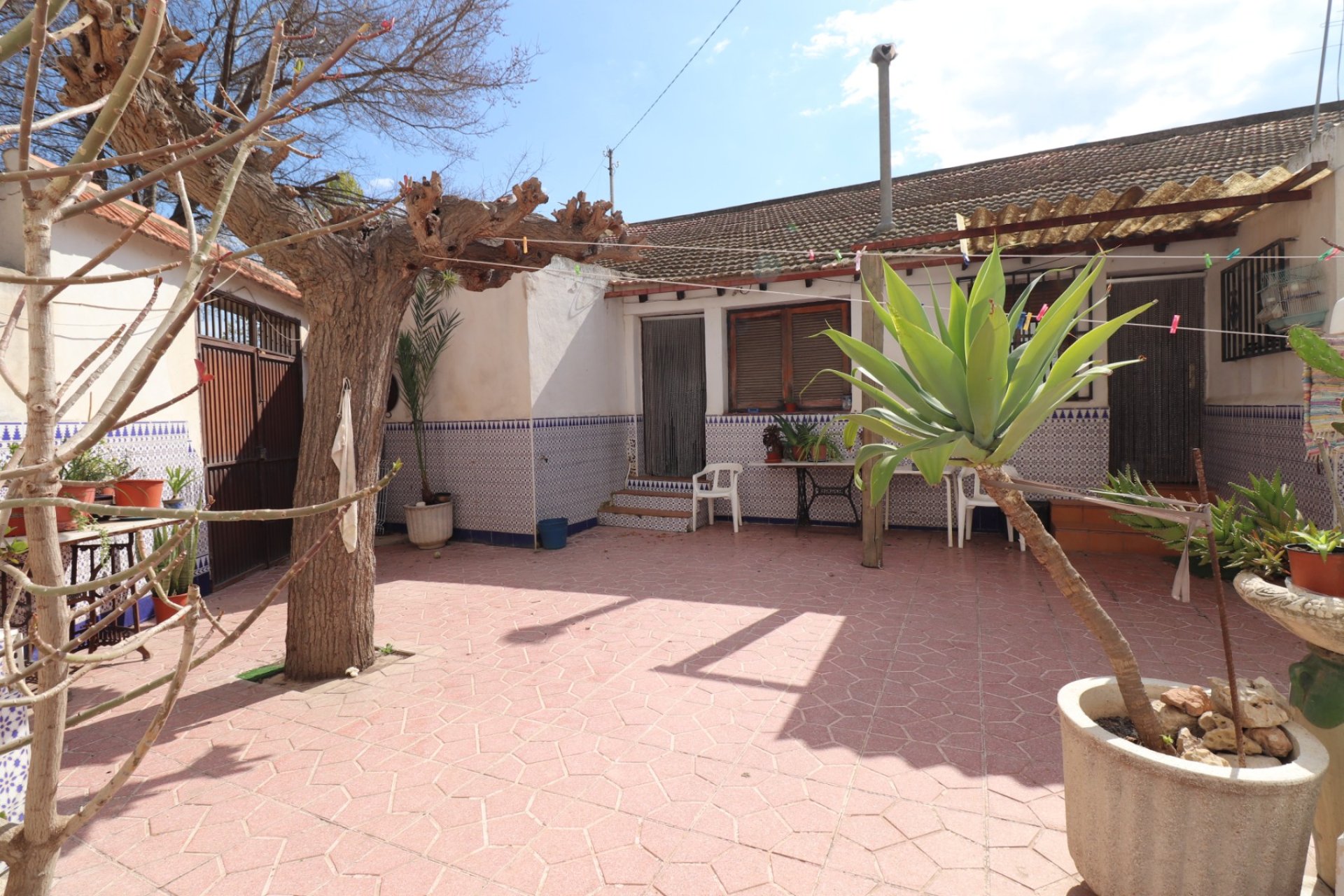 Resale - Villa -
Heredades