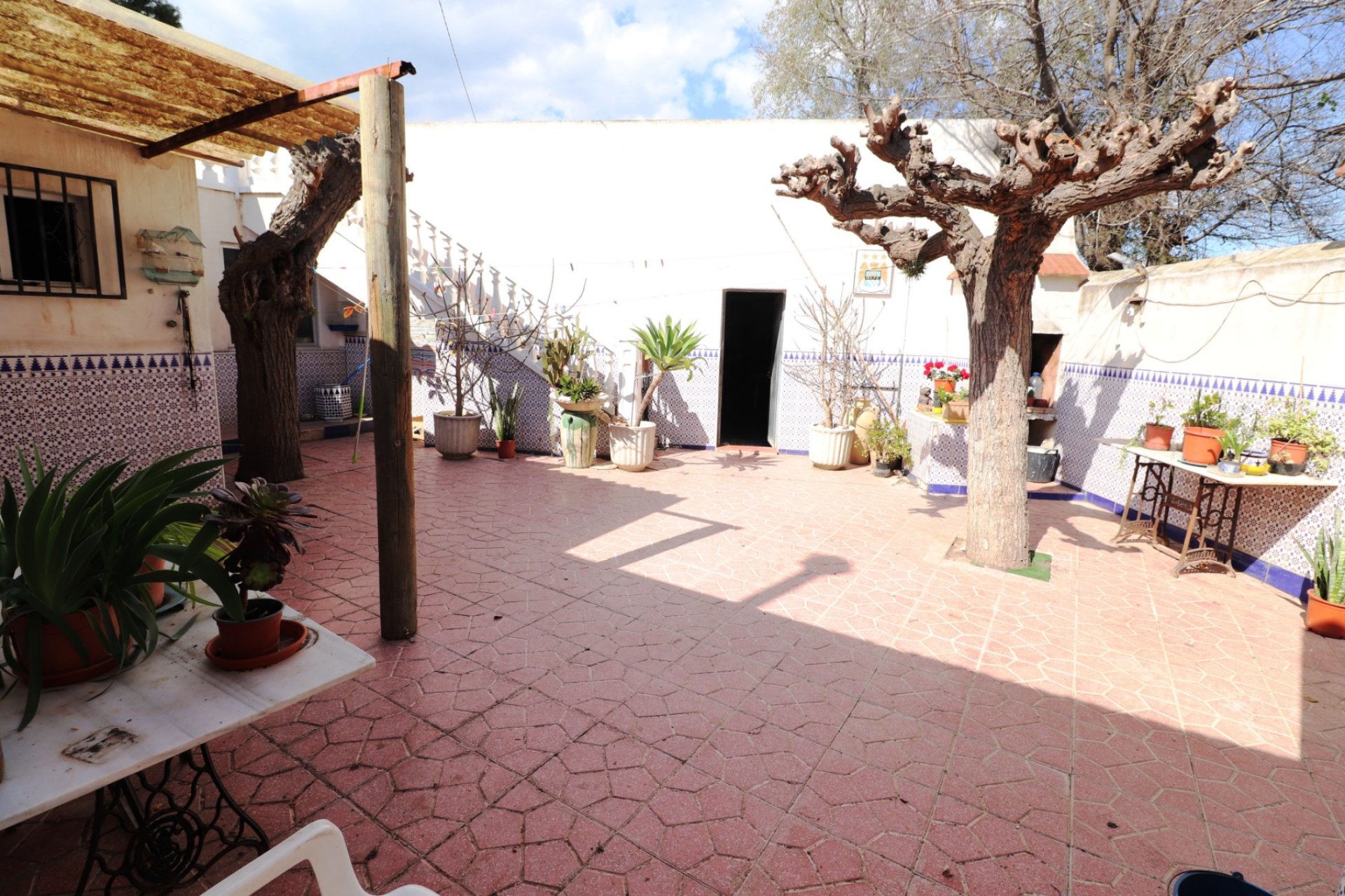 Resale - Villa -
Heredades