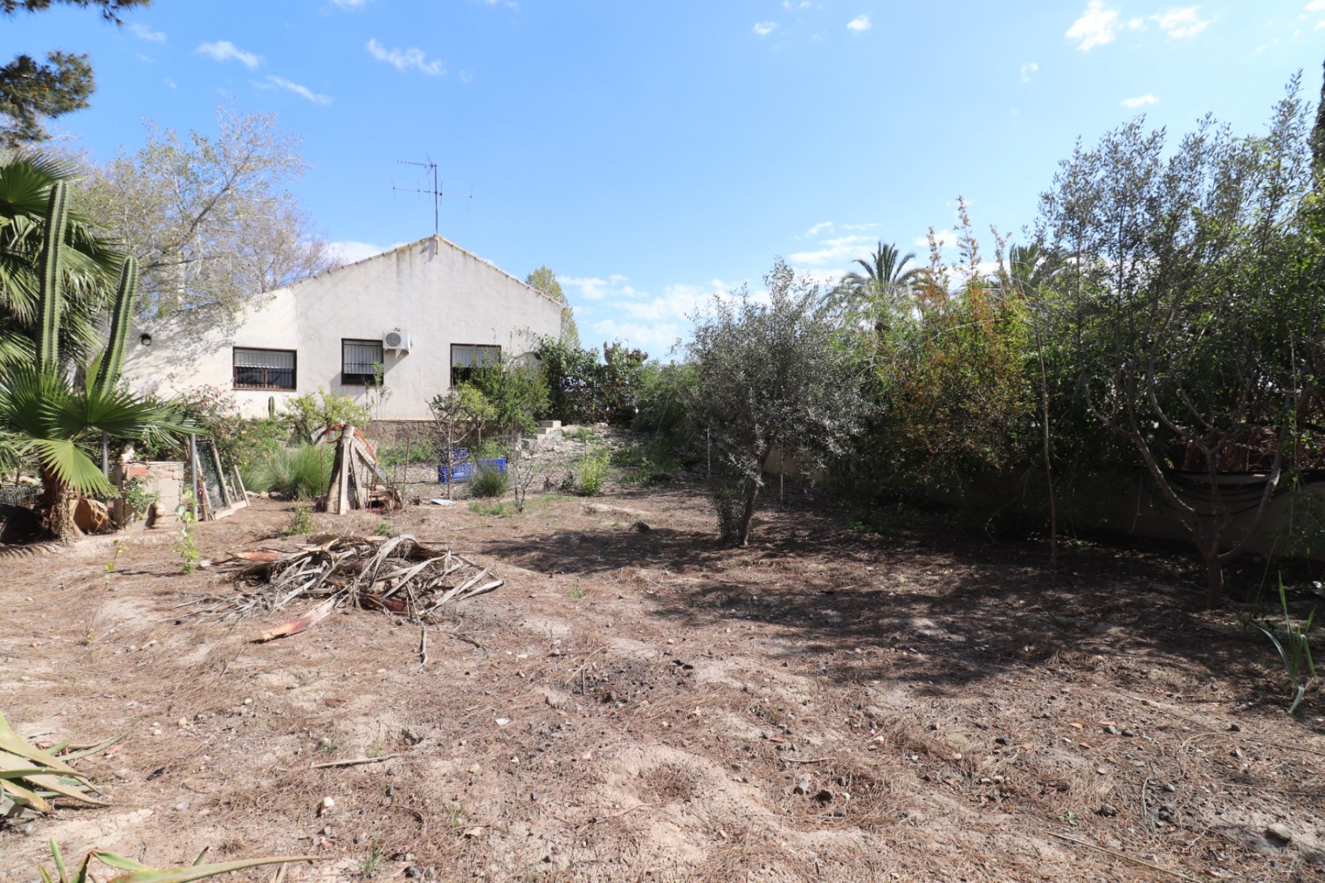 Resale - Villa -
Heredades