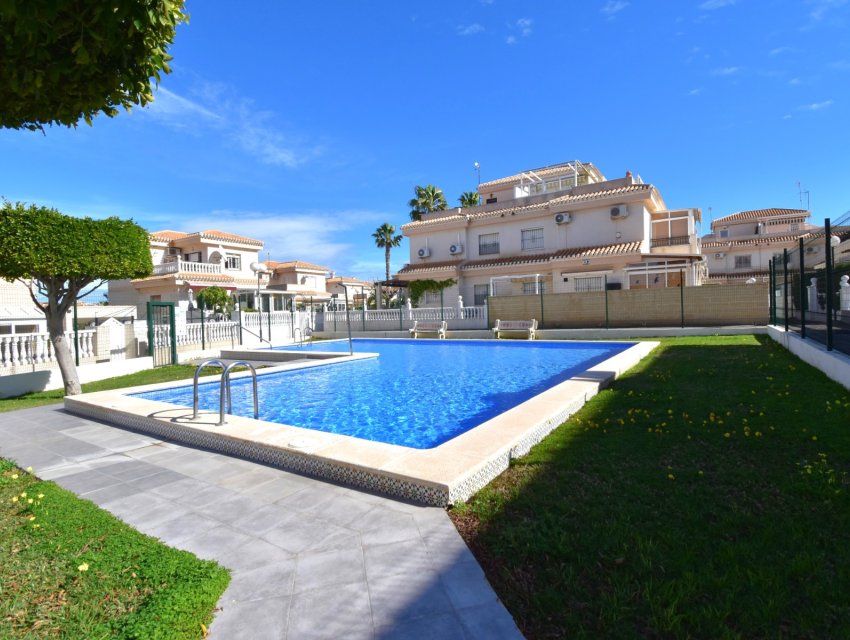 Resale - Villa -
Orihuela Costa - Playa Flamenca