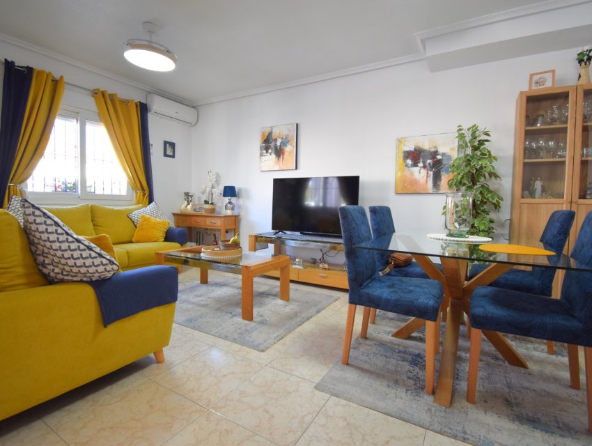 Resale - Villa -
Orihuela Costa - Playa Flamenca