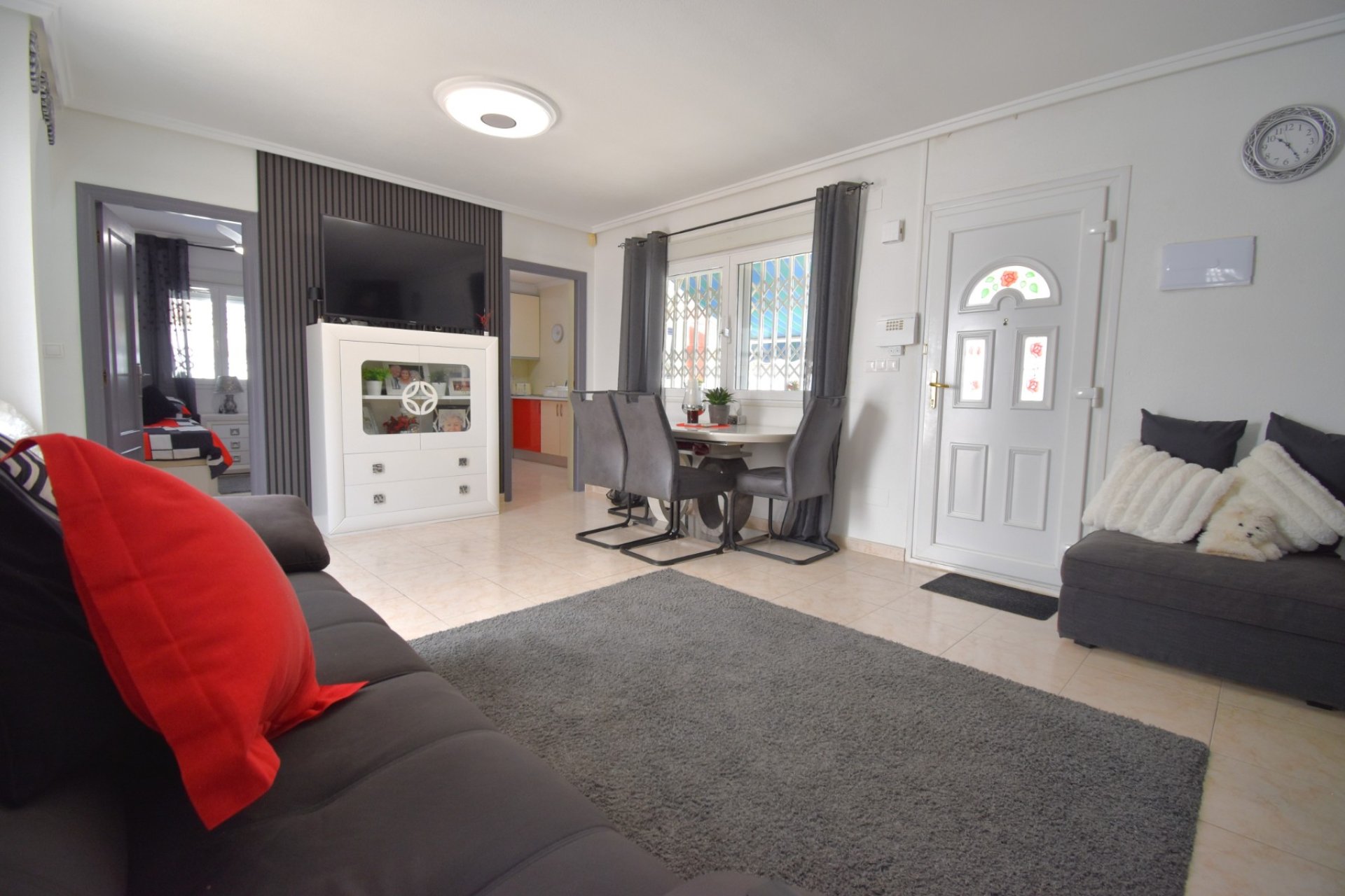 Resale - Villa -
Orihuela Costa - Playa Flamenca