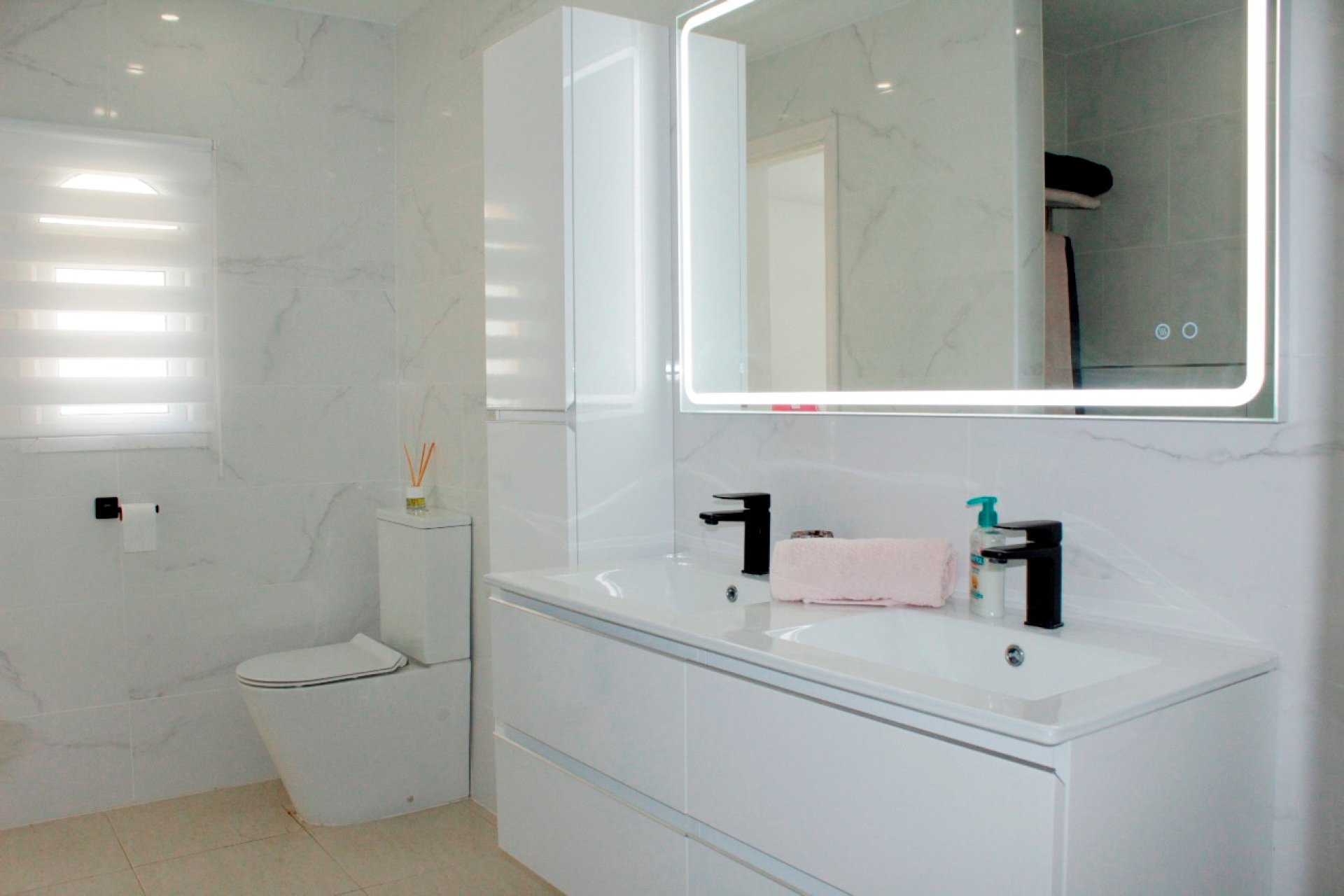 Resale - Villa -
Orihuela Costa - Villamartín