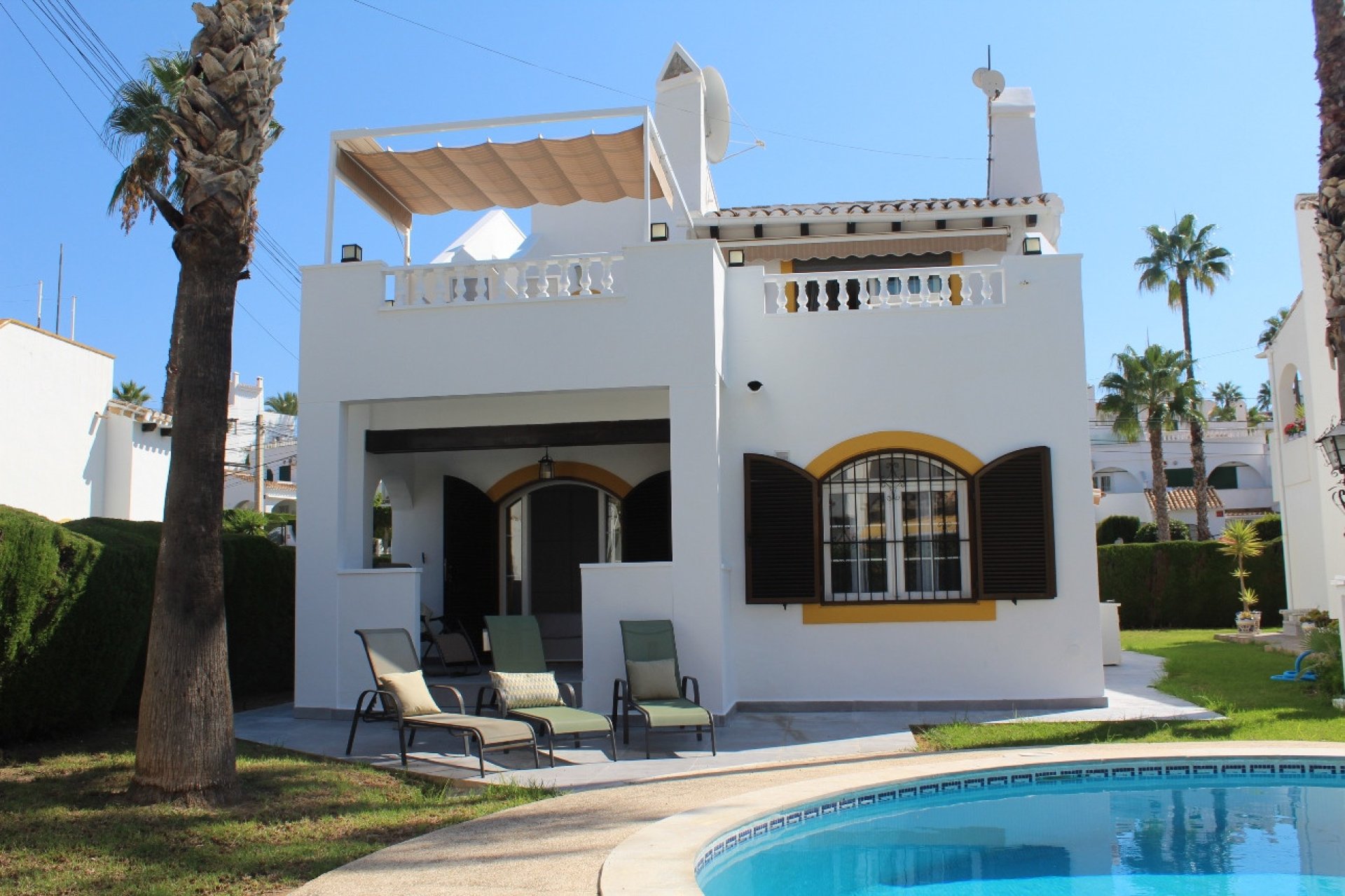 Resale - Villa -
Orihuela Costa - Villamartín