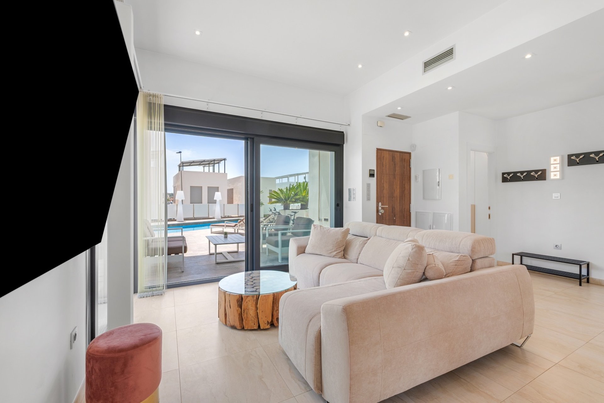 Resale - Villa -
Orihuela Costa - Villamartín