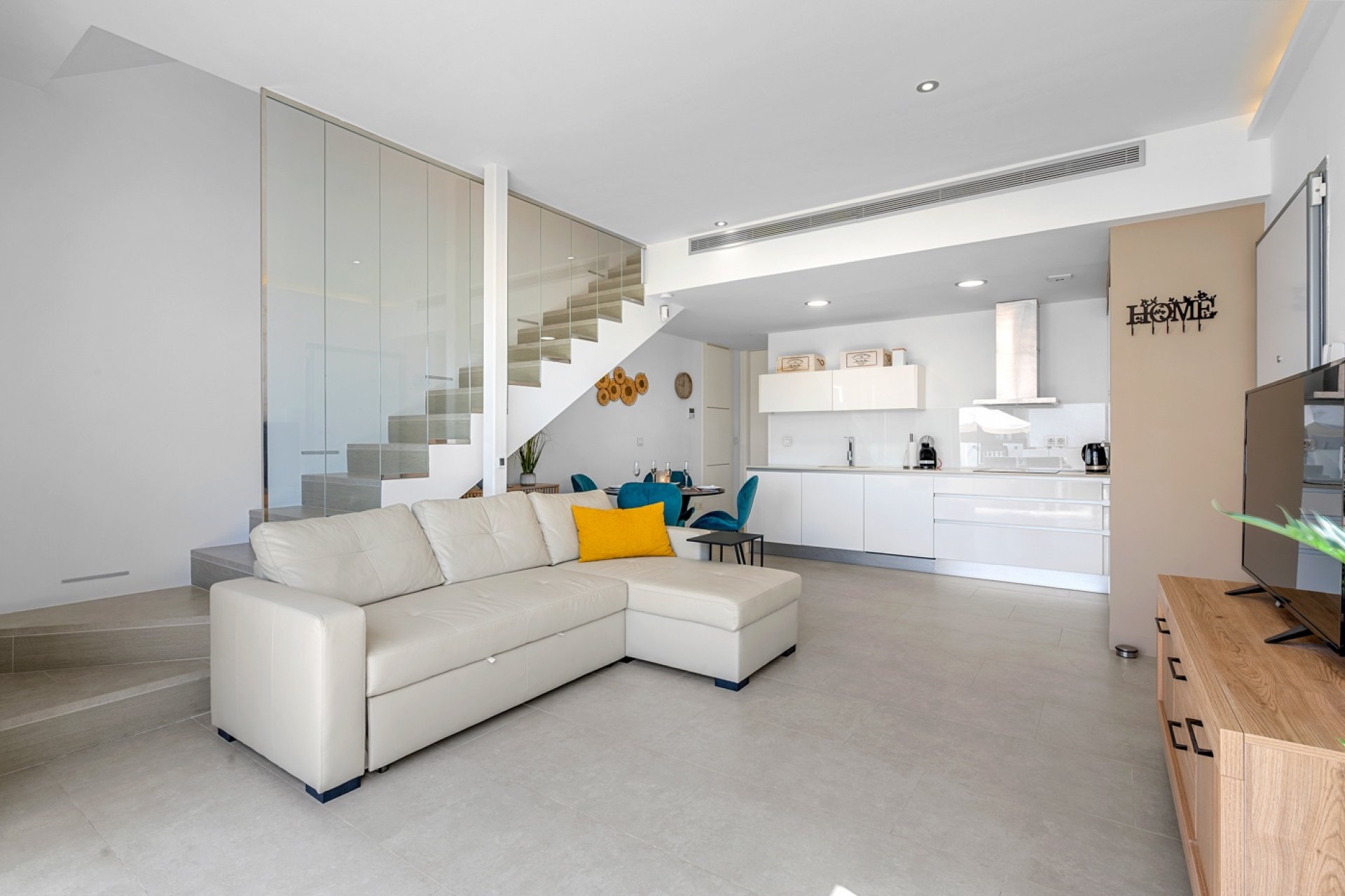 Resale - Villa -
Orihuela Costa - Villamartín