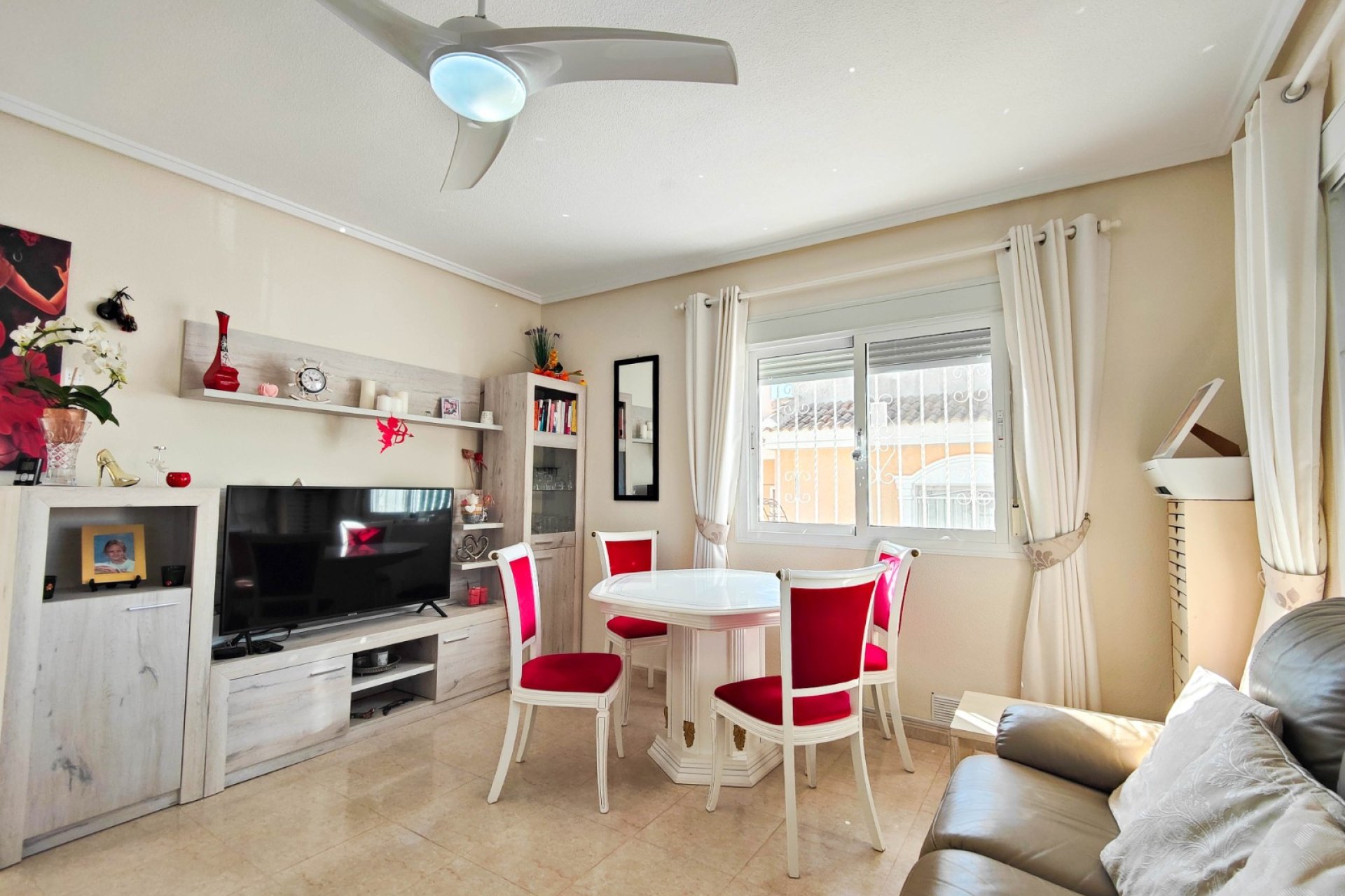 Resale - Villa -
Rojales - Ciudad Quesada