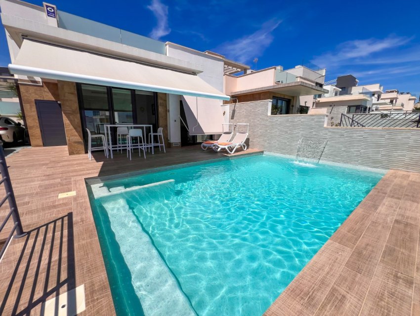 Resale - Villa -
San Miguel de Salinas