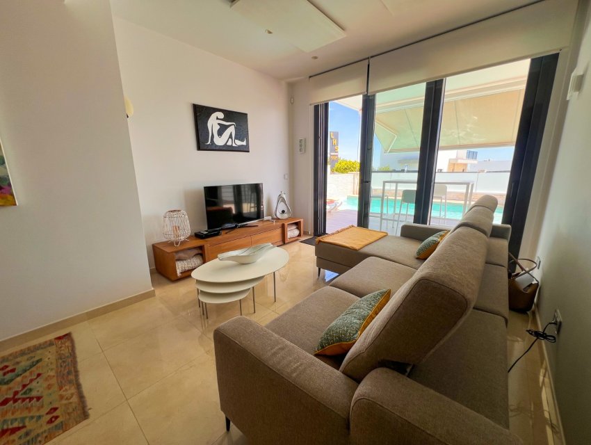 Resale - Villa -
San Miguel de Salinas