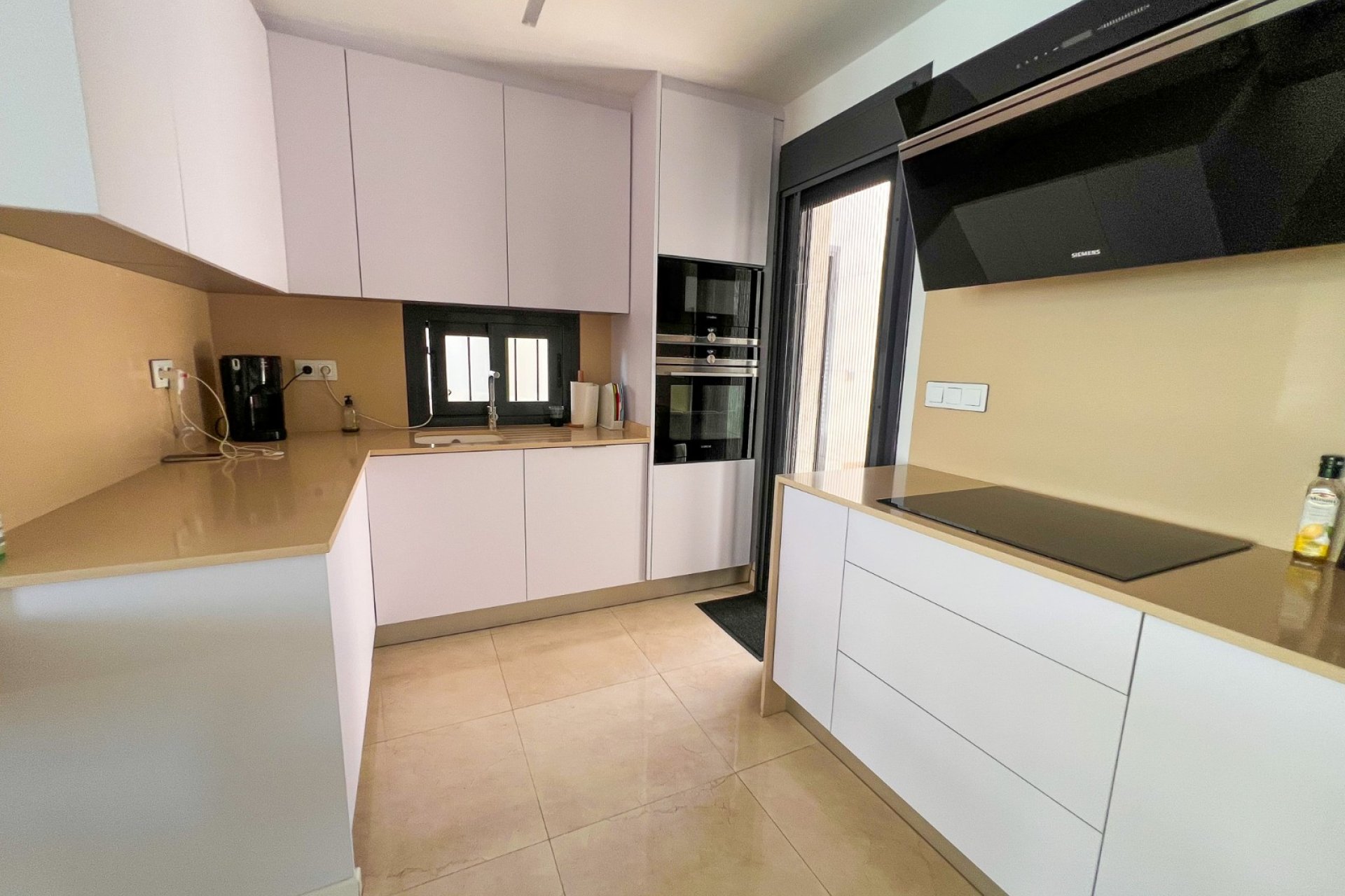 Resale - Villa -
San Miguel de Salinas