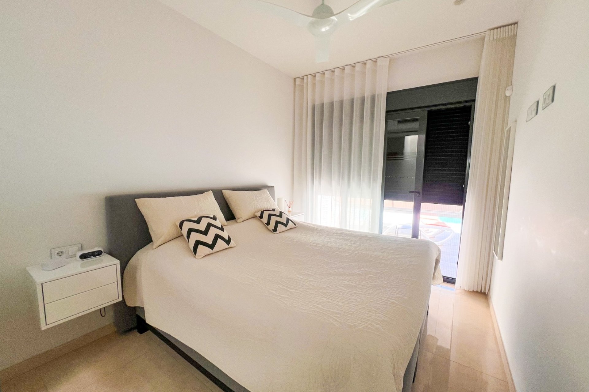Resale - Villa -
San Miguel de Salinas