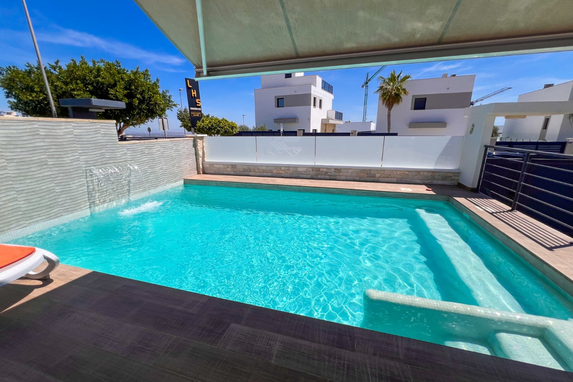 Resale - Villa -
San Miguel de Salinas