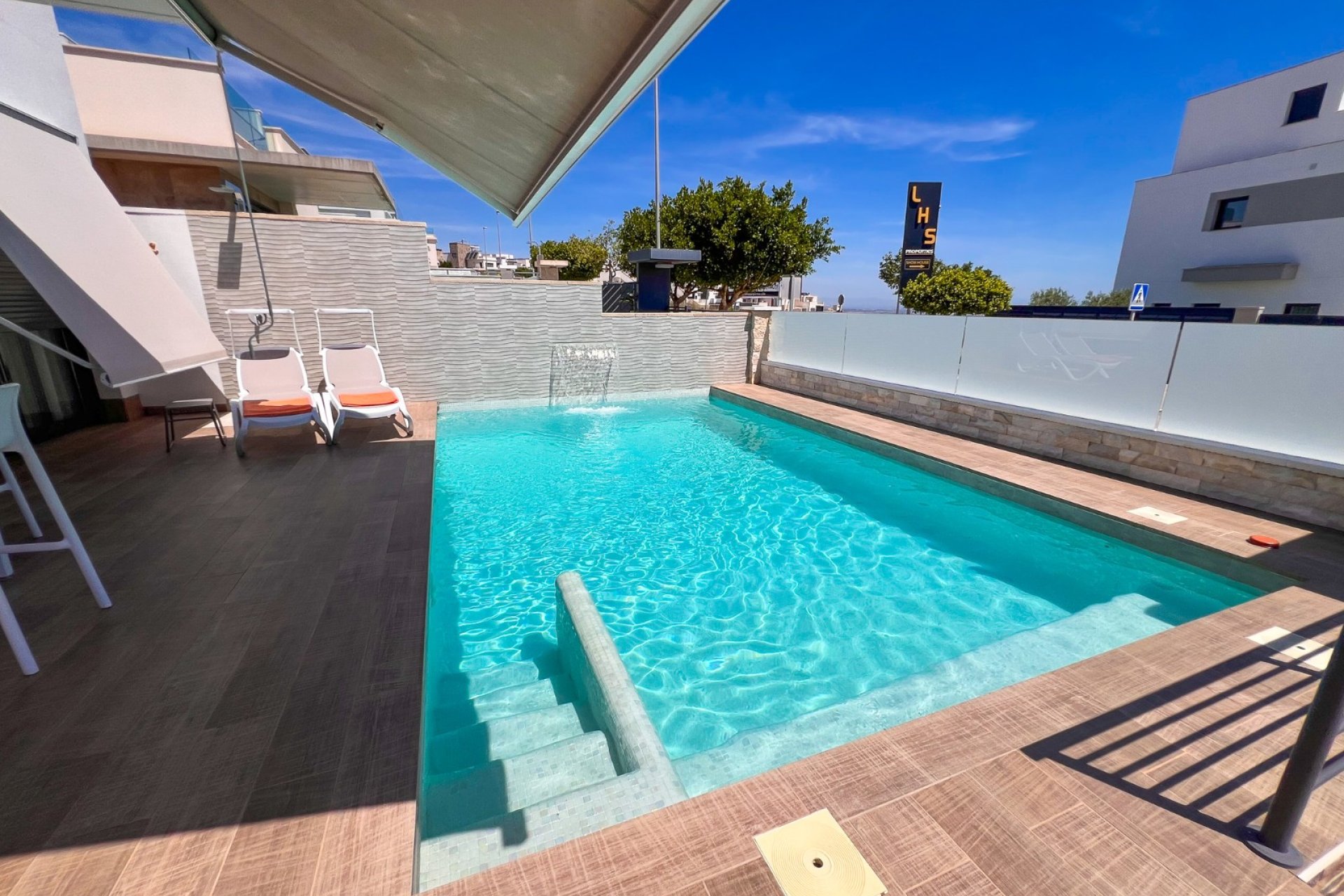 Resale - Villa -
San Miguel de Salinas
