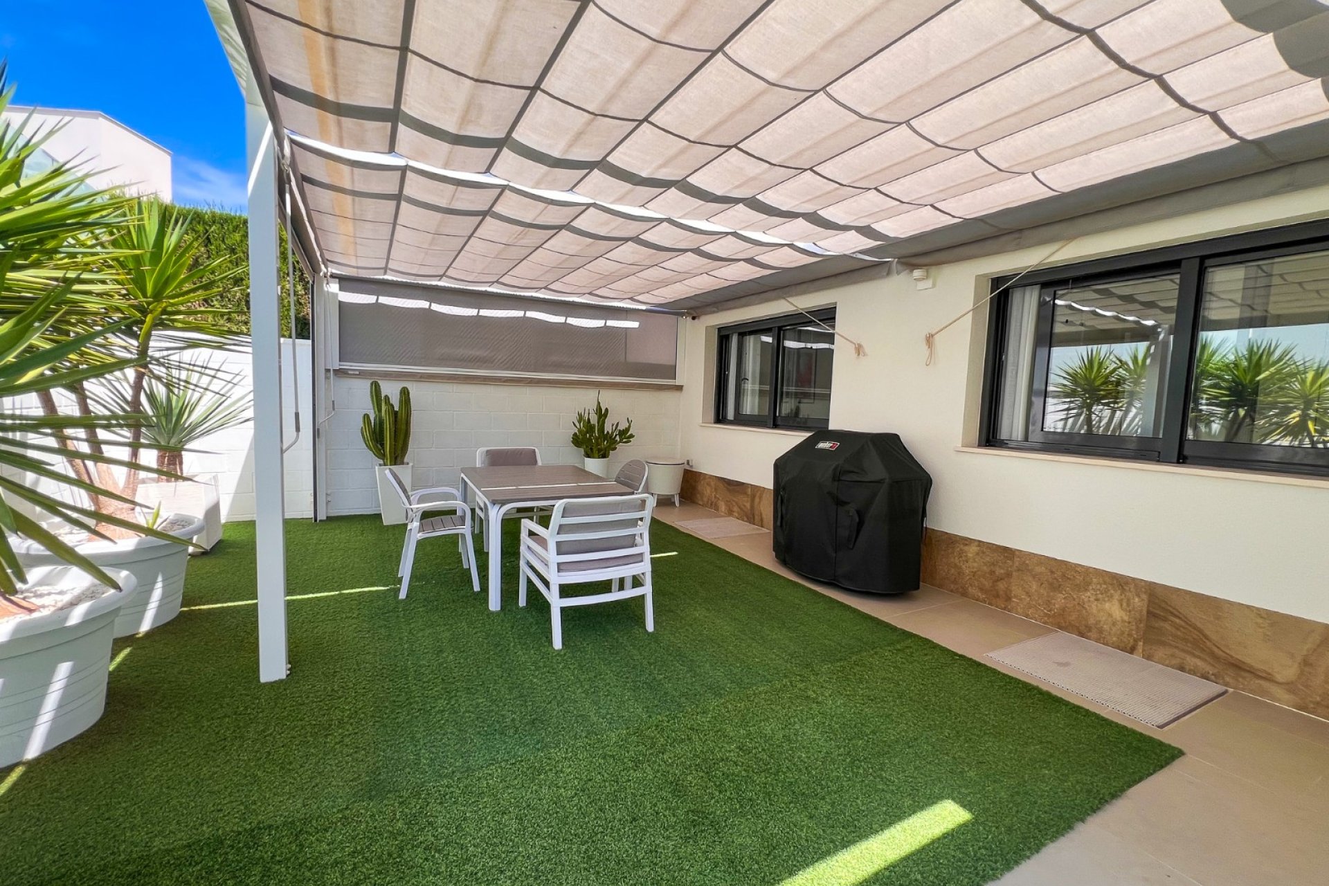 Resale - Villa -
San Miguel de Salinas