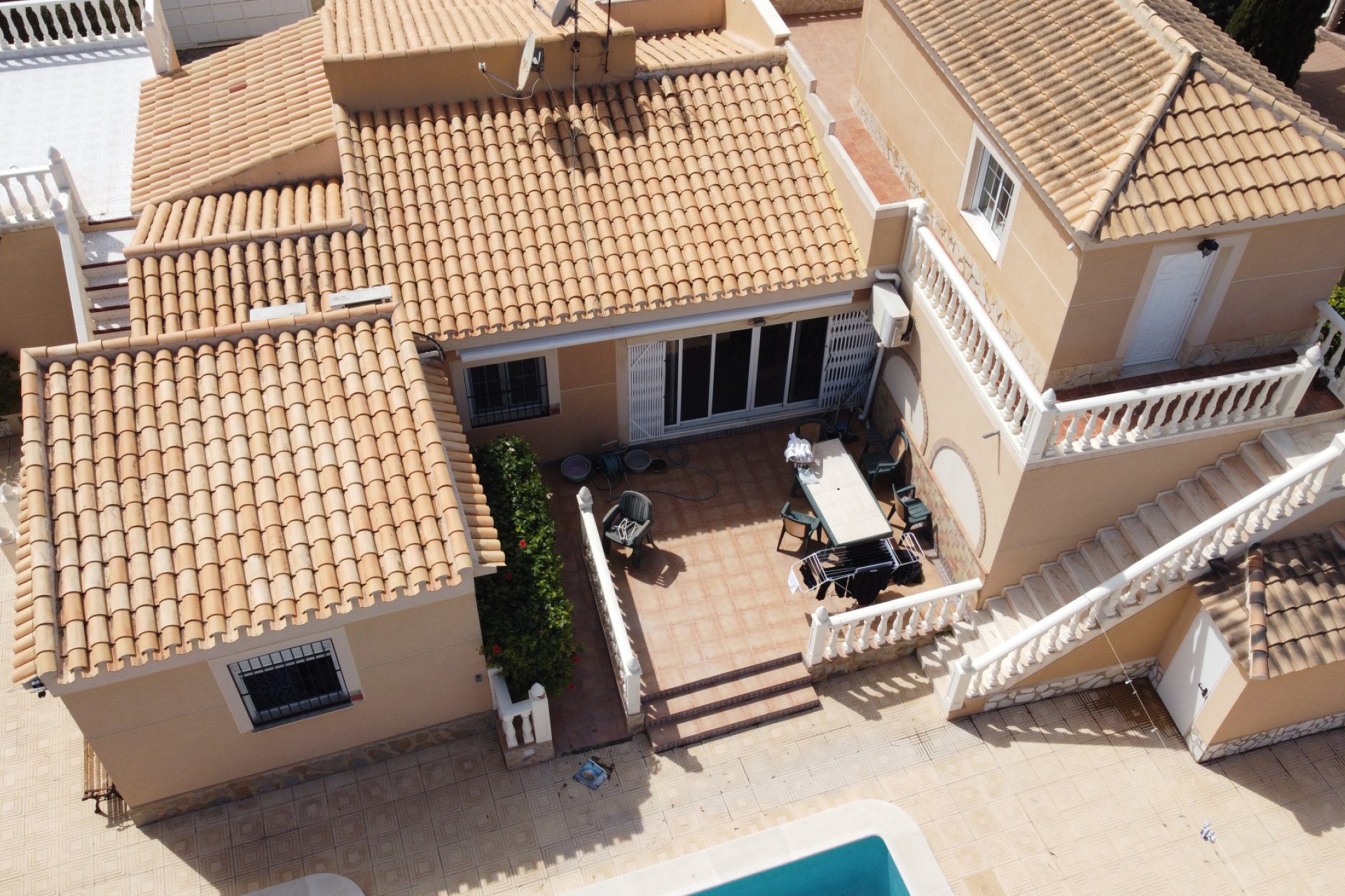 Resale - Villa -
Torrevieja - El Chaparral