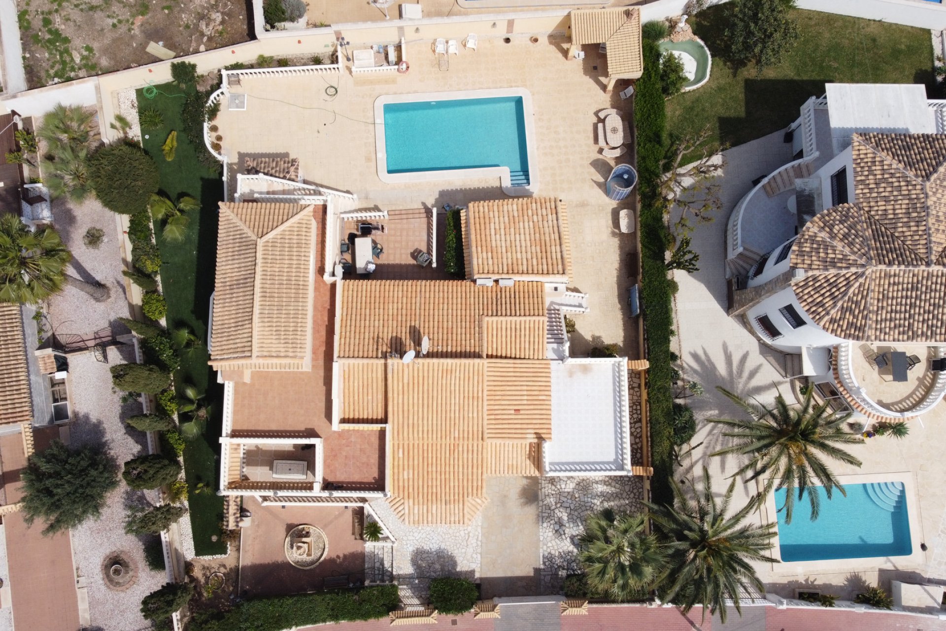 Resale - Villa -
Torrevieja - El Chaparral
