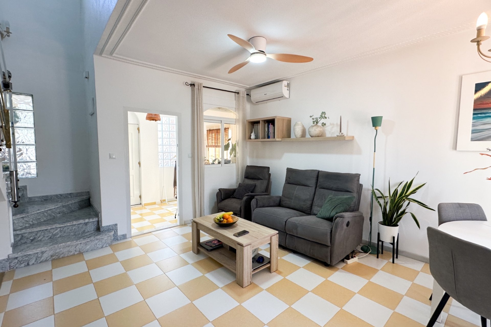 Resale - Villa -
Torrevieja - Nueva Torrevieja