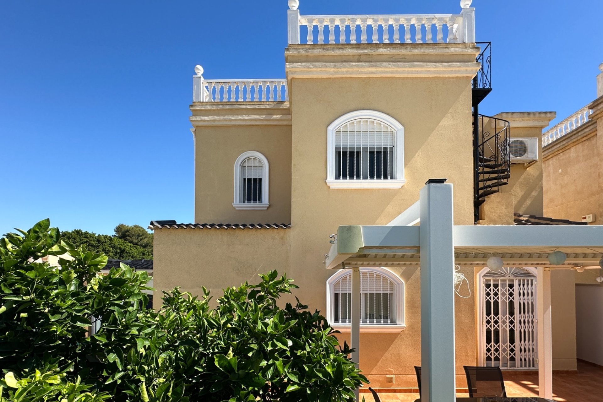 Resale - Villa -
Torrevieja - Nueva Torrevieja