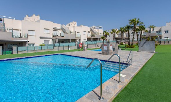 Townhouse - Resale - Torrevieja -
                Aguas Nuevas