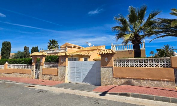 Villa - Herverkoop - Torrevieja -
                El Chaparral