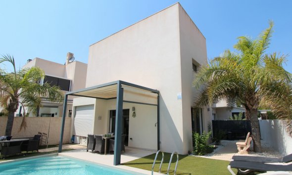 Villa - Resale - Ciudad Quesada -
                Doña Pepa