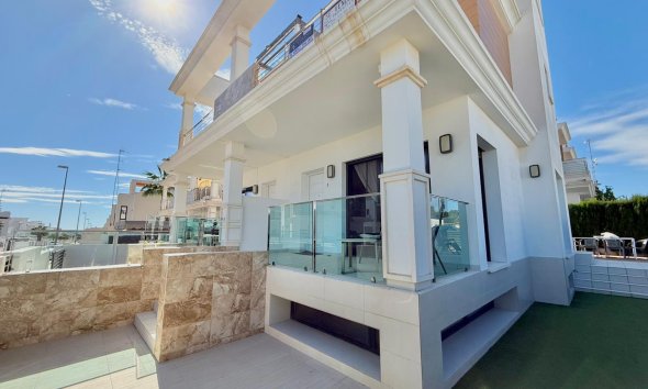 Villa - Resale - Ciudad Quesada -
                Pueblo Bravo