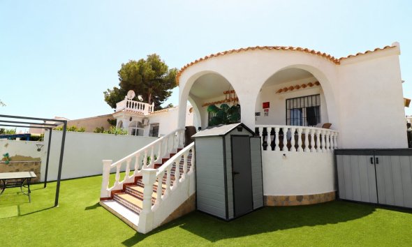 Villa - Wiederverkauf - Orihuela Costa - Villamartín
